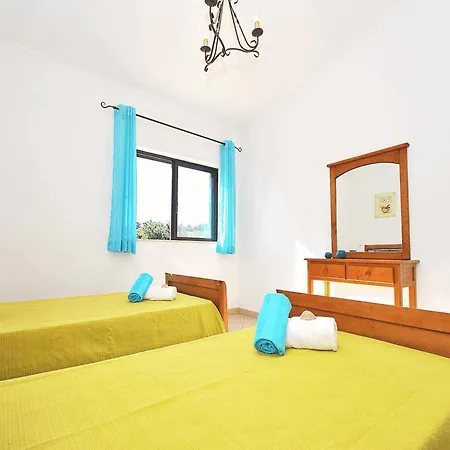 Βίλα Holiday Home In Guia With Private Pool Αλμπουφέιρα